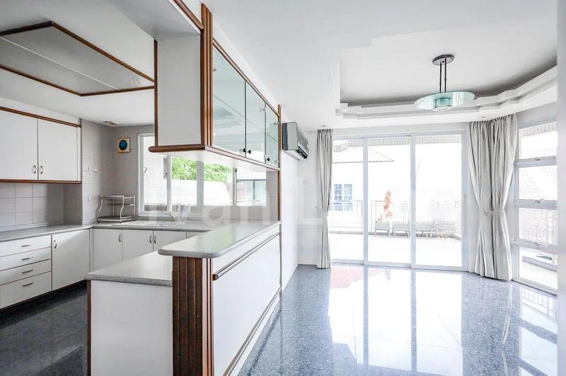 6 Bed Semi-Detached House (Landed) for Sale in Sennett Avenue - Image 4