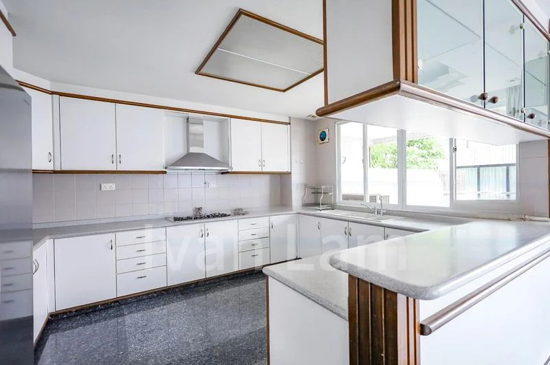 6 Bed Semi-Detached House (Landed) for Sale in Sennett Avenue - Image 9