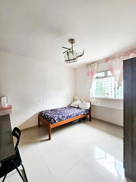 5 Room (5I) HDB for Sale in  176C Edgefield Plains - Image 6