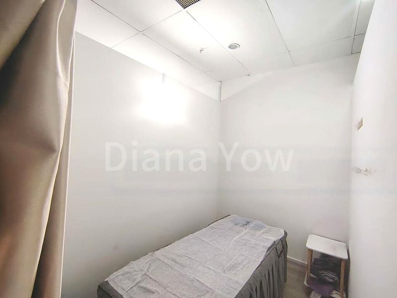 Mall Shop for Rent: The Adelphi - Image 5