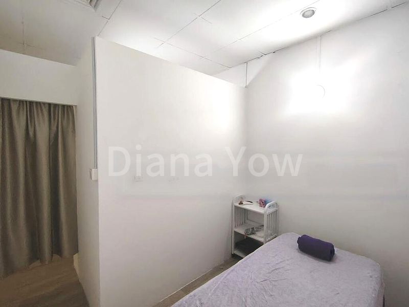 Mall Shop for Rent: The Adelphi - Image 4