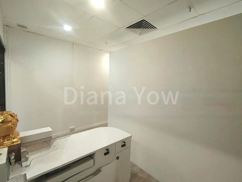 Mall Shop for Rent: The Adelphi - Image 3