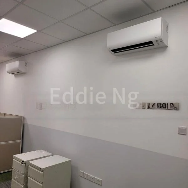 Light Industrial (B1) for Rent: Woodlands 11 - Image 4