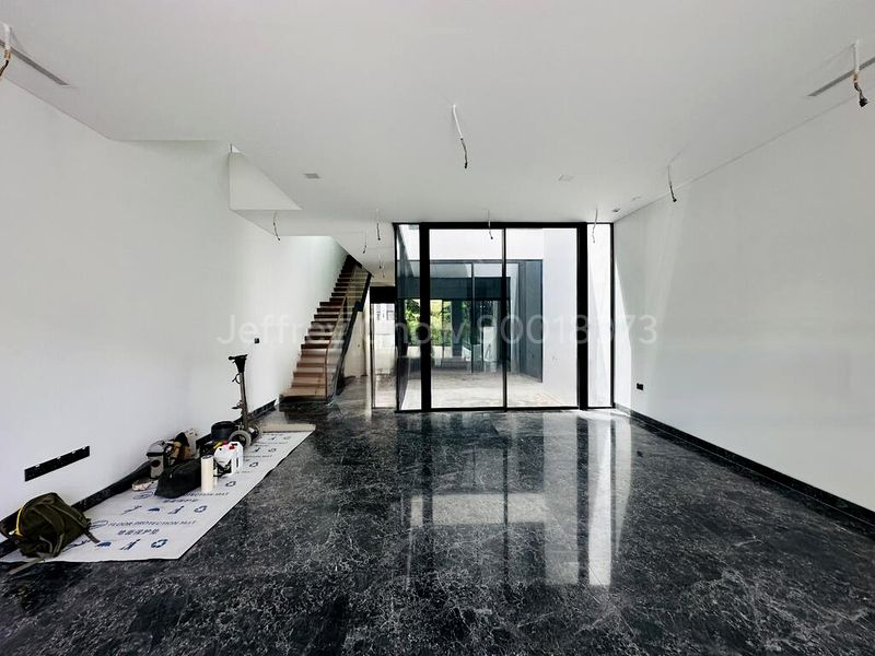 5 Bed Terraced House (Landed) for Sale in  Whitley Road - Image 6