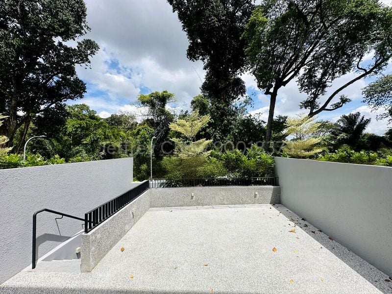 5 Bed Terraced House (Landed) for Sale in  Whitley Road - Image 1