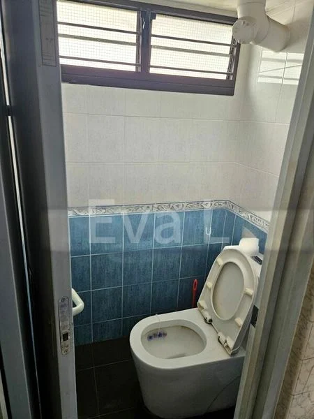 Common Room (HDB) for Rent in  2 Holland Avenue - Image 4