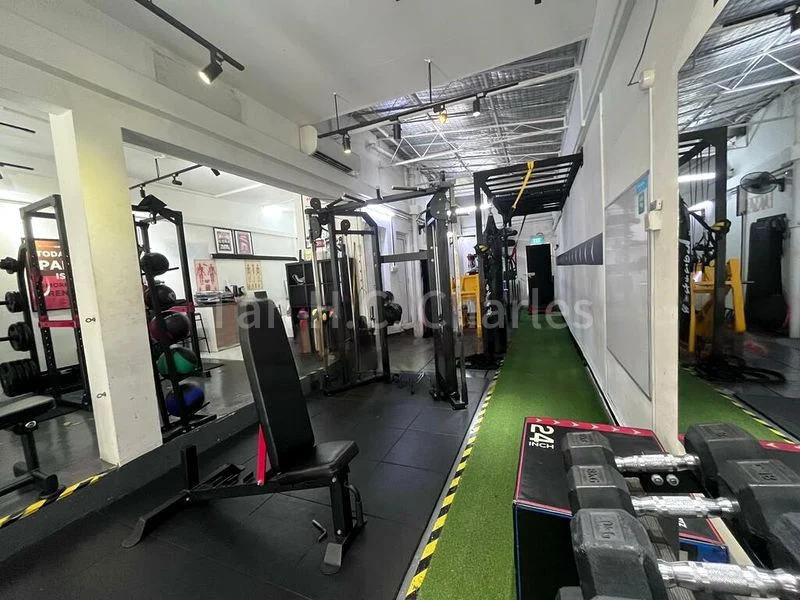 Shop / Shophouse for Rent: Frankel Ave - Image 2