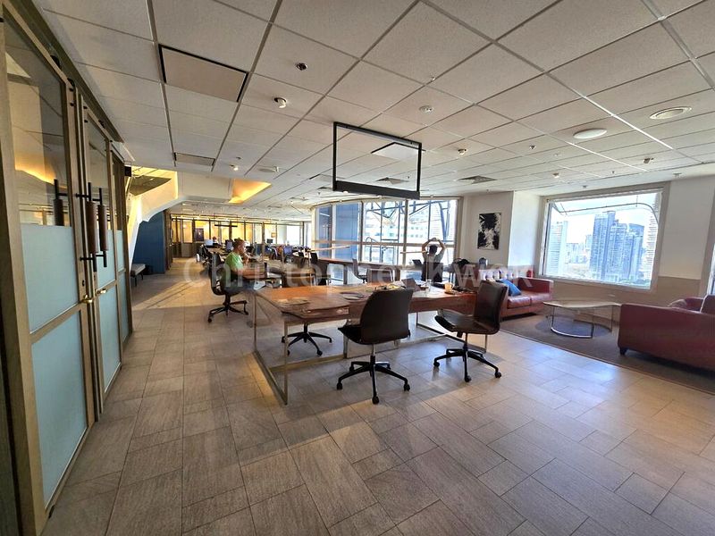 Office for Rent: Centennial Tower - Image 3