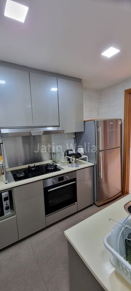 2 Bed Condo for Rent in  The Esta - Image 11