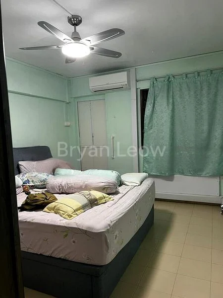 4 Room (4NG) HDB for Sale in  124 Yishun Street 11 - Image 4