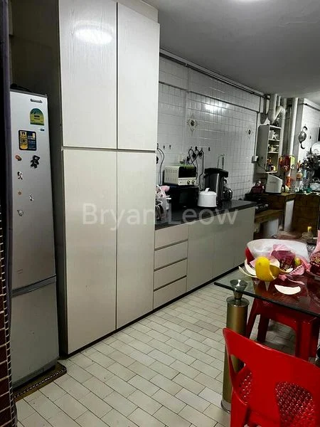 4 Room (4NG) HDB for Sale in  124 Yishun Street 11 - Image 7