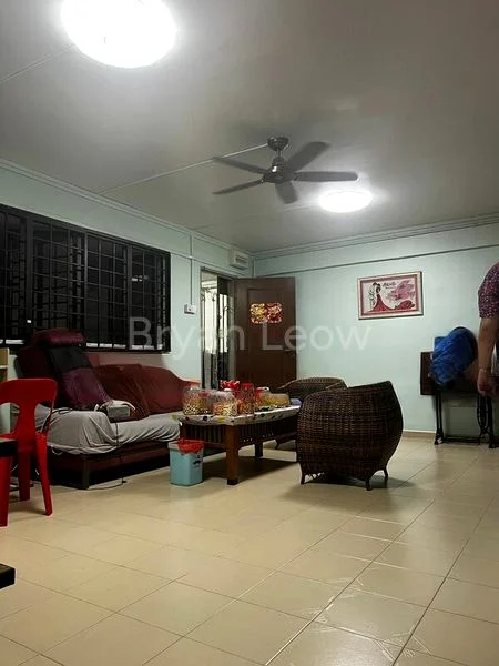 4 Room (4NG) HDB for Sale in  124 Yishun Street 11 - Image 1