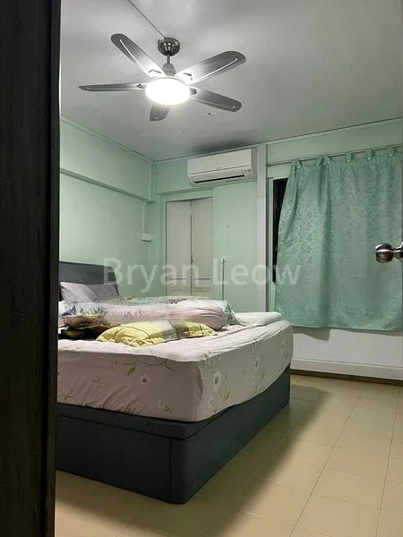 4 Room (4NG) HDB for Sale in  124 Yishun Street 11 - Image 5