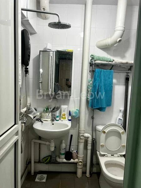 4 Room (4NG) HDB for Sale in  124 Yishun Street 11 - Image 6