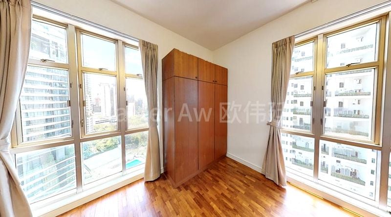 4 Bed Condo for Rent in  Leonie Condotel - Image 11