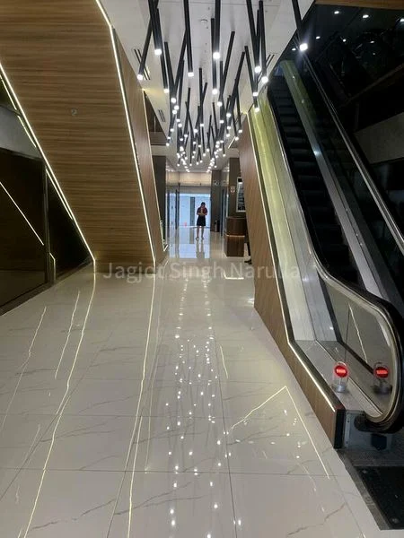 Office for Rent: High Street Plaza - Image 1