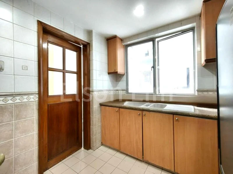 2 Bed Condo for Rent in  The Bayshore - Image 10