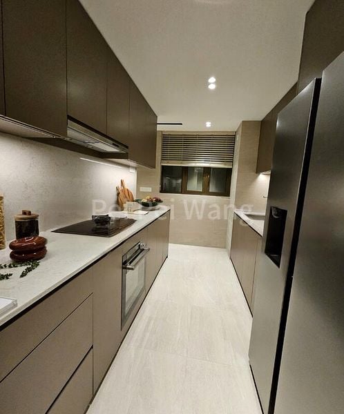 3 Bed Condo for Sale in  Pinetree Hill - Image 1