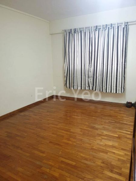 4 Room (4NG) HDB for Rent in  617 Hougang Avenue 8 - Image 2
