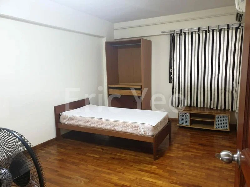 4 Room (4NG) HDB for Rent in  617 Hougang Avenue 8 - Image 3