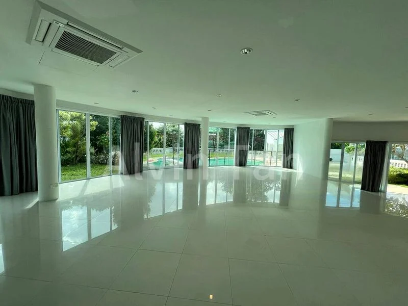6 Bed Bungalow (Landed) for Rent in  Lewis Road - Image 9