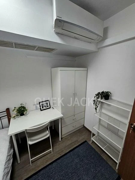Common Room (Condo) for Rent in Lucky Plaza - Image 2