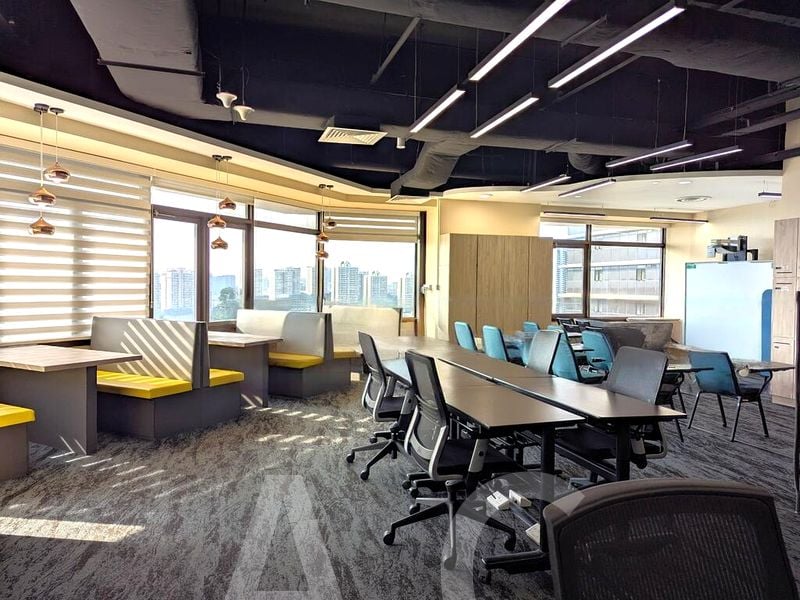 Office for Rent: SLF Building - Image 3