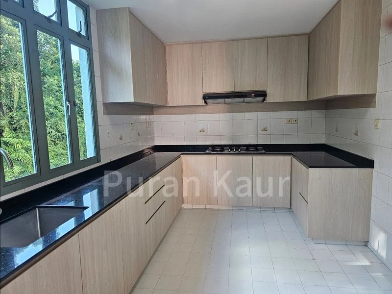 4+1 Bed Condo for Sale in  Hume Park II - Image 10