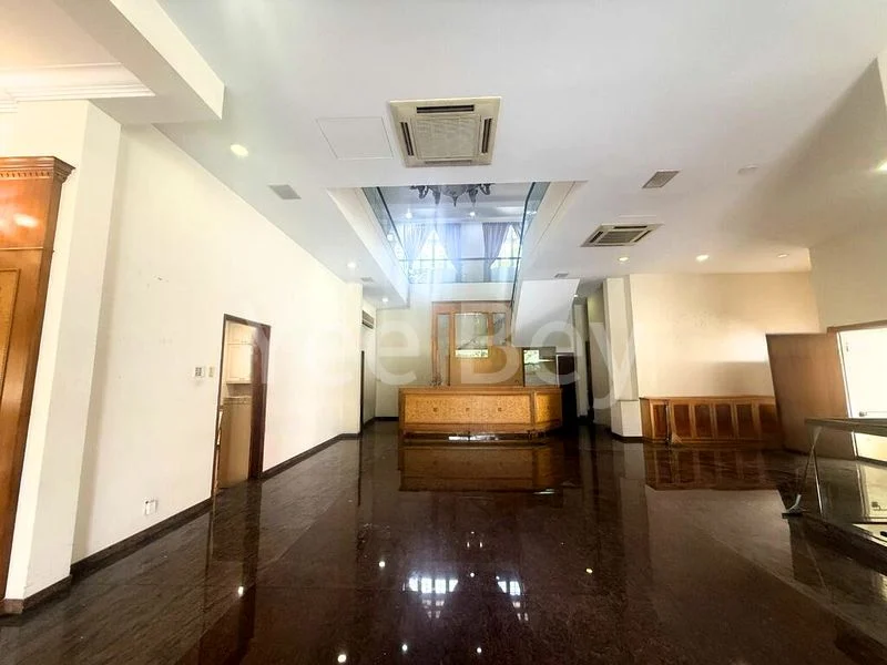 7 Bed Bungalow (Landed) for Sale in Wimborne Road - Image 5