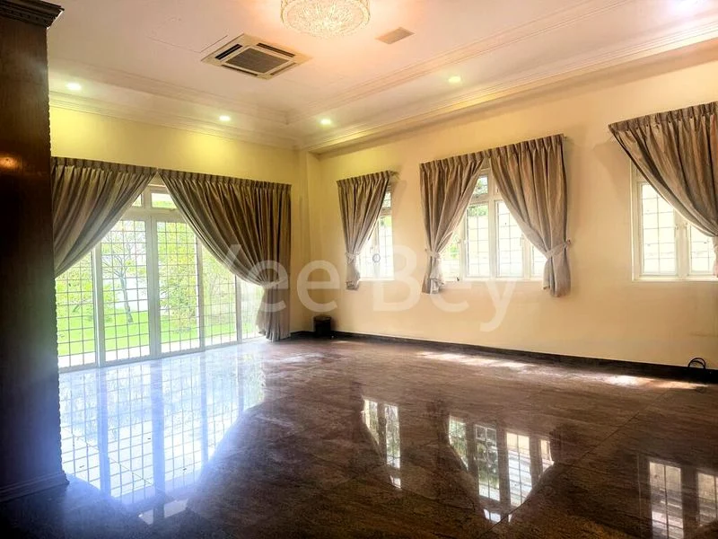 7 Bed Bungalow (Landed) for Sale in Wimborne Road - Image 2