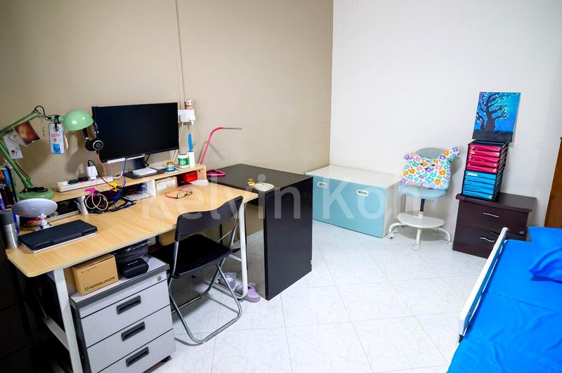 3 Room (3I) HDB for Sale in  169 Stirling Road - Image 9