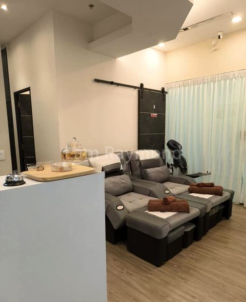 Other Retail for Rent: The Plaza - Image 3