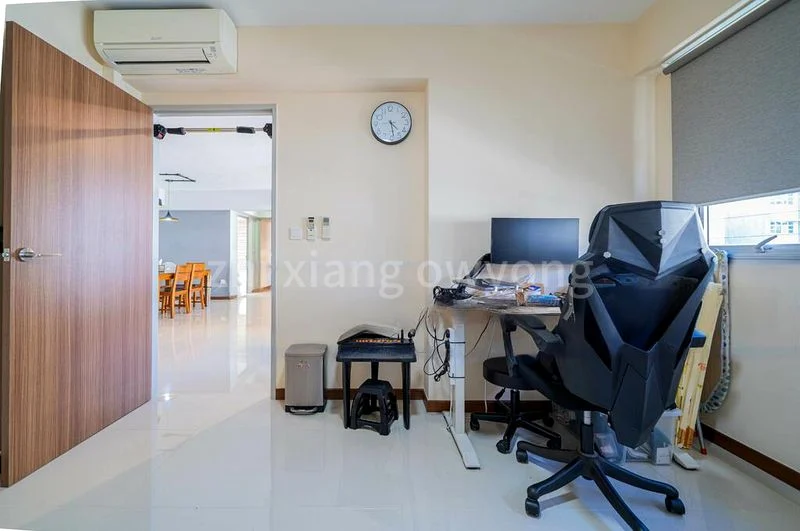 5 Room (5I) HDB for Sale in  443C Bukit Batok West Avenue 8 - Image 3