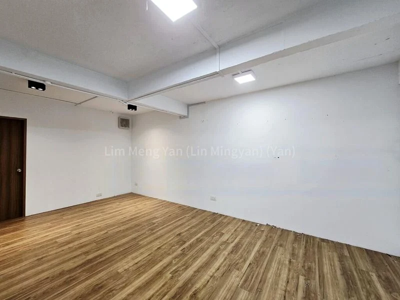 Light Industrial (B1) for Rent: 3-Storey Hillview Industrial Building, with Superb Frontage! - Image 9