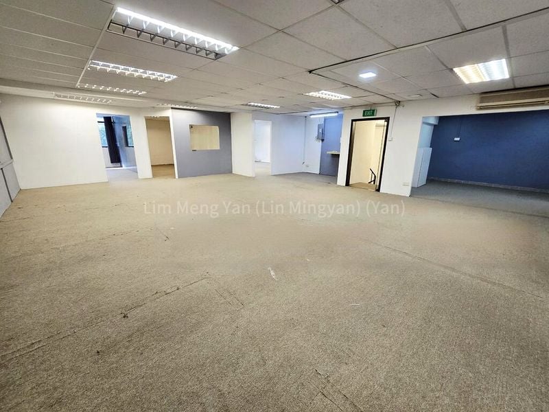 Light Industrial (B1) for Rent: 3-Storey Hillview Industrial Building, with Superb Frontage! - Image 2