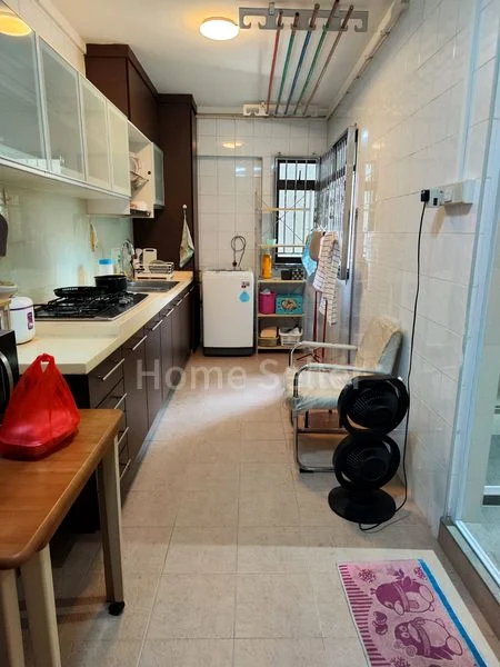 4 Room (4A) HDB for Sale in 141 Lorong 2 Toa Payoh - Image 3