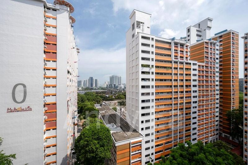 3 Room (3I) HDB for Sale in 9 Holland Avenue - Image 1