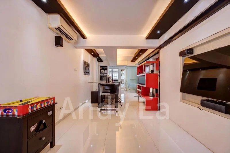 3 Room (3I) HDB for Sale in 9 Holland Avenue - Image 2
