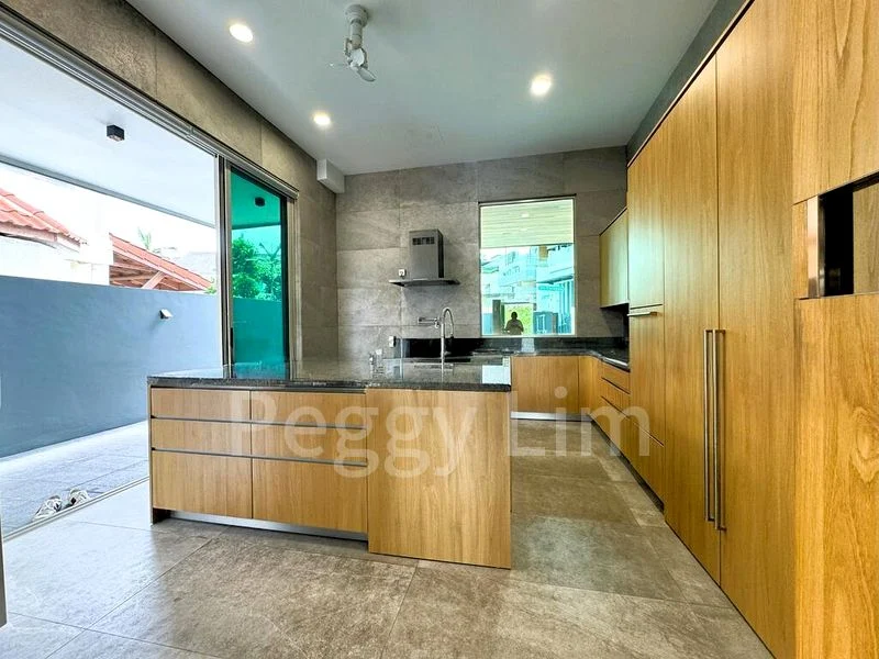 5 Bed Bungalow (Landed) for Sale in  Ang Mo Kio Street 13 - Image 4