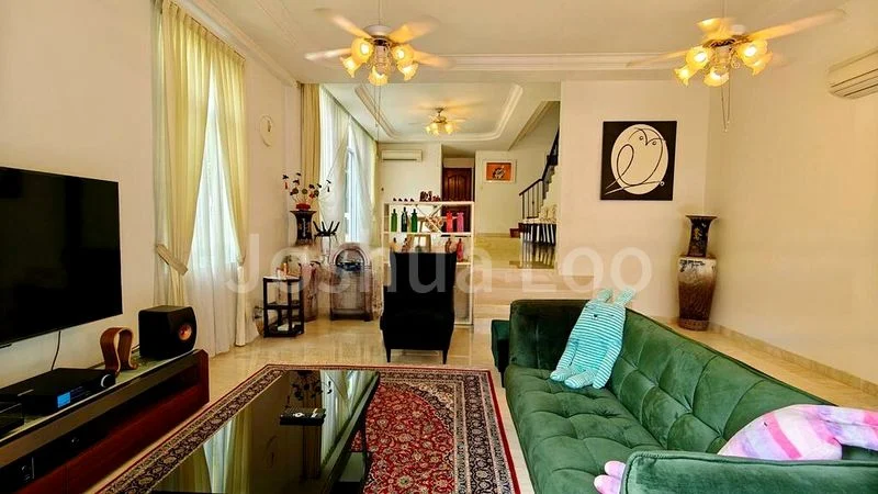 6 Bed Corner Terrace (Landed) for Sale in  Beechwood Grove - Image 1