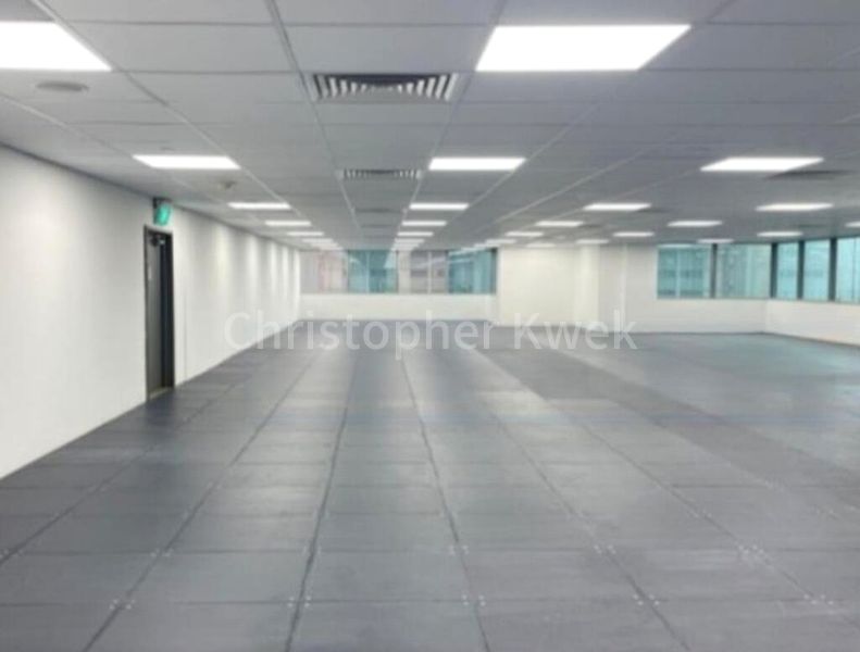Office for Rent: Odeon Towers - Image 14