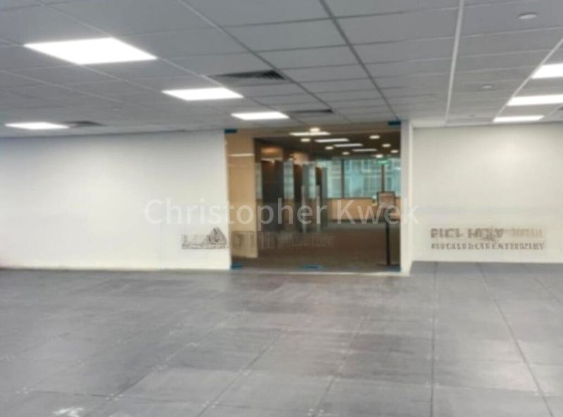 Office for Rent: Odeon Towers - Image 12
