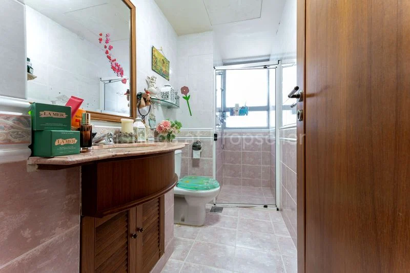 2 Bed Condo for Sale in The Bayshore - Image 7