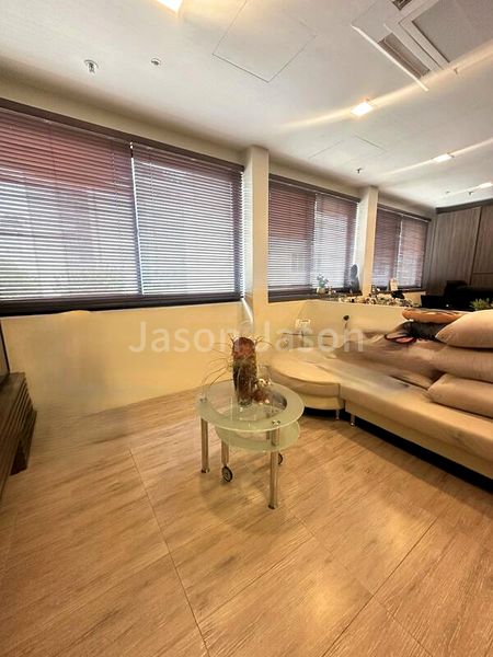 Office for Sale: Balmoral Plaza - Image 3