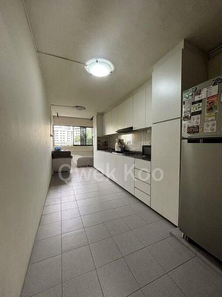 5 Room (5I) HDB for Rent in  51 Lengkok Bahru - Image 12