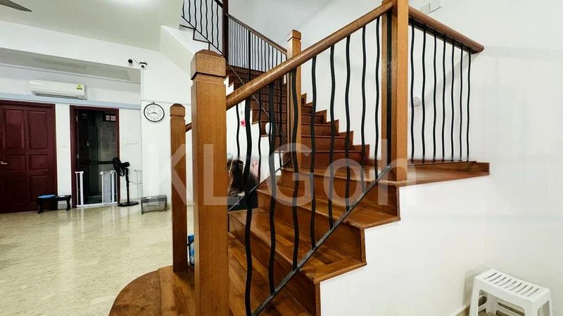 6 Bed Terraced House (Landed) for Sale in  Pasir Ris Beach Park - Image 4