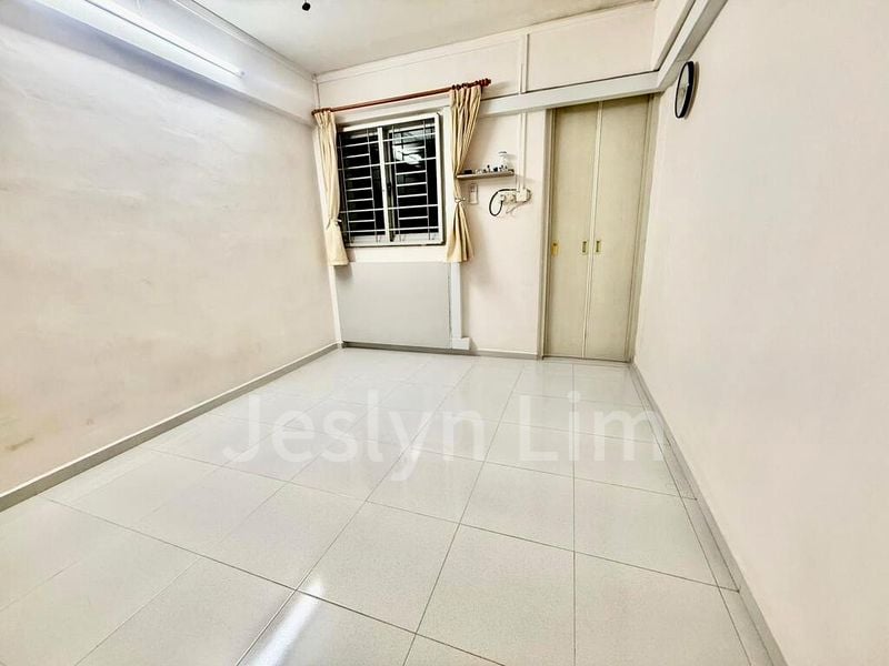 3 Room (3NG) HDB for Sale in 417 Ang Mo Kio Avenue 10 - Image 2