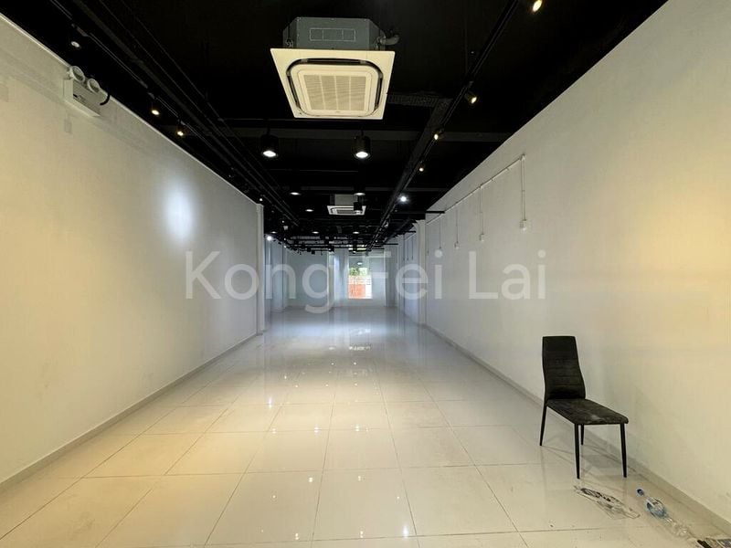 Shop / Shophouse for Rent: Ground-Floor Unit in Serangoon Gardens - Image 7