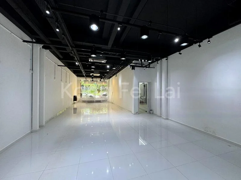 Shop / Shophouse for Rent: Ground-Floor Unit in Serangoon Gardens - Image 4