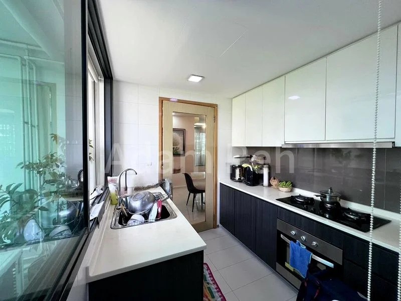 3 Bed Executive Condo for Rent in Esparina Residences - Image 9